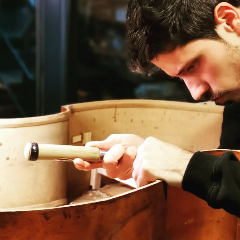 Luthier_a_arte_de_criar_instrumentos